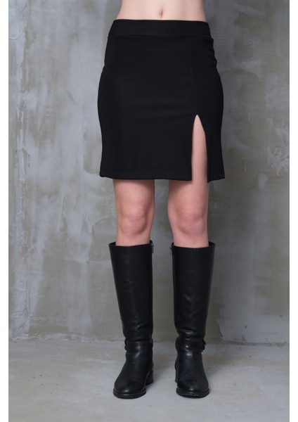 Yırtmaçlı Mini Etek Siyah Düz Esnek Yapılı Likralı Kumaş BOY45CM fırsatları