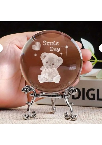 Dekoratif Metal Ayaklı Smile Day Temalı Ayıcık Figürlü Kristal Cam Küre 6cm modelleri