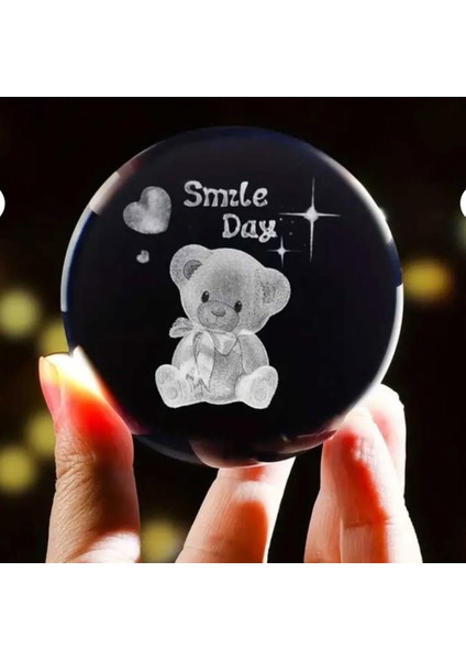 Dekoratif Metal Ayaklı Smile Day Temalı Ayıcık Figürlü Kristal Cam Küre 6cm fırsatları