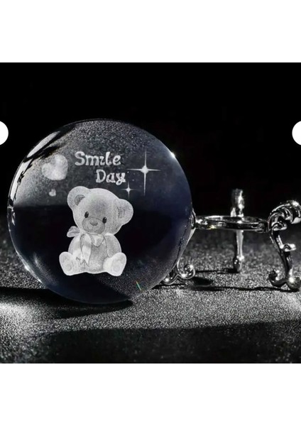 Dekoratif Metal Ayaklı Smile Day Temalı Ayıcık Figürlü Kristal Cam Küre 6cm indirimleri