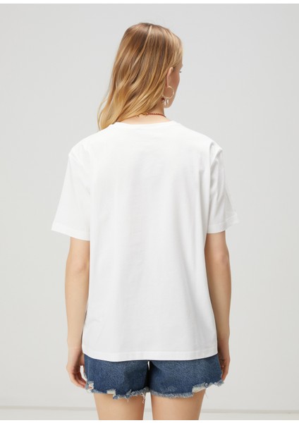 Kırık Beyaz Logo Baskılı T-Shirt indirimleri
