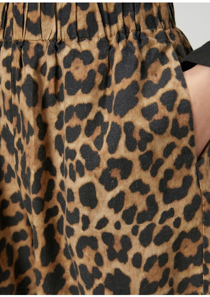 Leopar Desenli Keten Şort