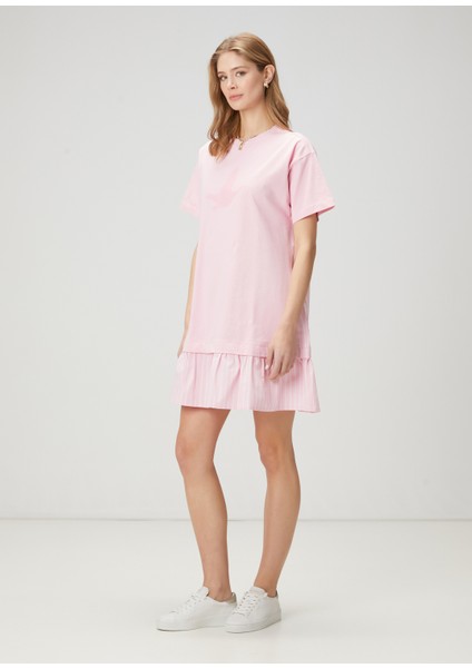 Pembe Logo Detaylı Mini Elbise