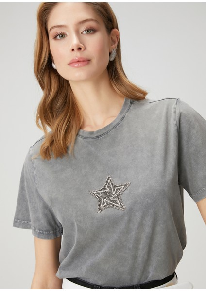Açık Gri Taşlı Yıldız Işlemeli T-Shirt