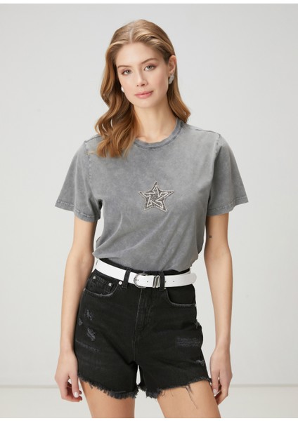Açık Gri Taşlı Yıldız Işlemeli T-Shirt