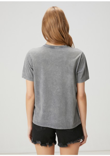Açık Gri Taşlı Yıldız Işlemeli T-Shirt