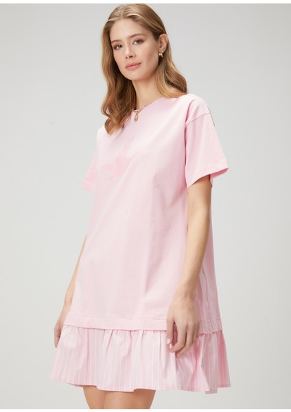 Pembe Logo Detaylı Mini Elbise