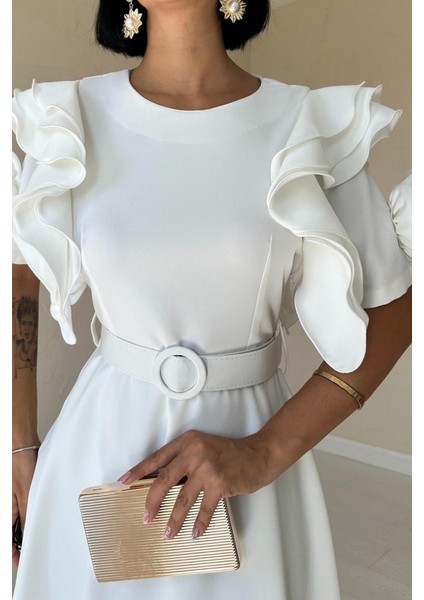 Beyaz Kolları Volanlı Kemerli Elbise modelleri