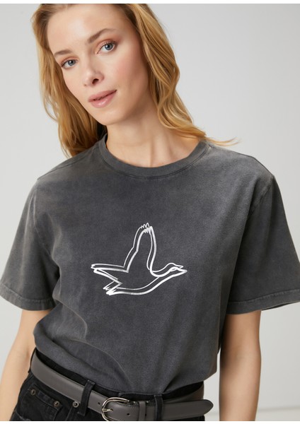 Siyah Taşlı Kaz Logolu T-Shirt fiyatları