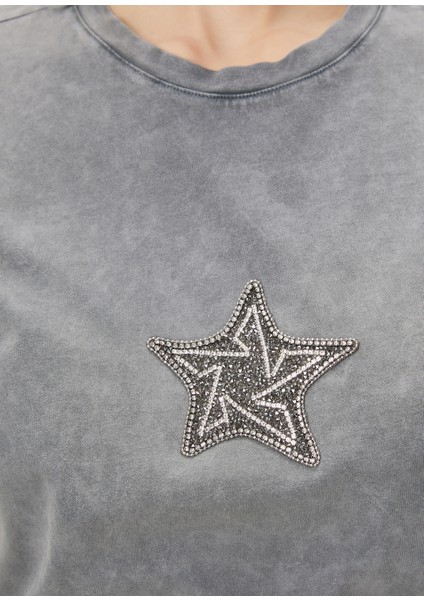 Açık Gri Taşlı Yıldız Işlemeli T-Shirt