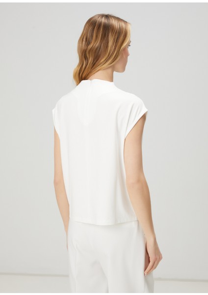 Beyaz Drape Detaylı T-Shirt