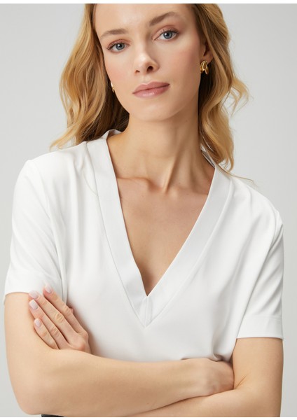 Beyaz Basic T-Shirt fiyatları