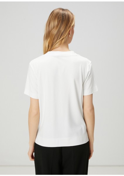 Beyaz Basic T-Shirt indirimleri