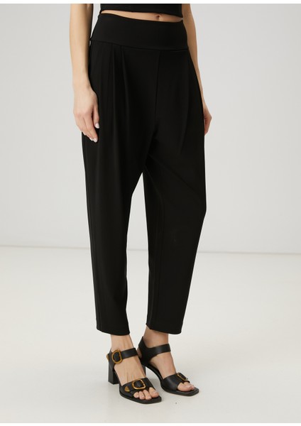 Siyah Pileli Jogger Pantolon