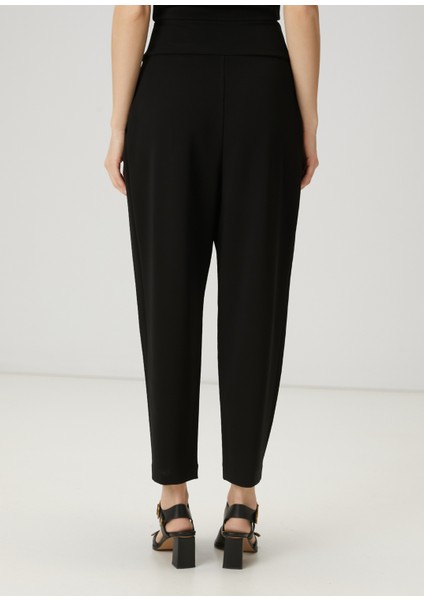 Siyah Pileli Jogger Pantolon