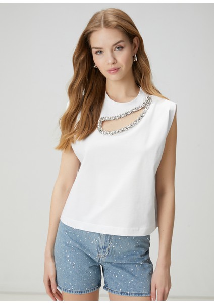 Kırık Beyaz Yakası Amorf Taşlı T-Shirt