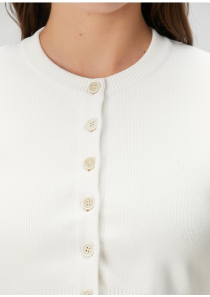 Kırık Beyaz Crop Hırka