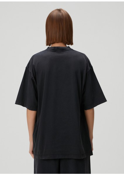 Siyah Logo Nakışlı T-Shirt fırsatları