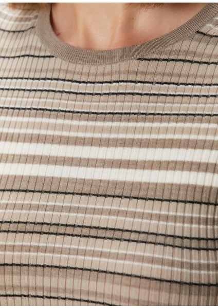 Bej Kahve Çizgili Kısa Kollu Yün T-Shirt indirimleri