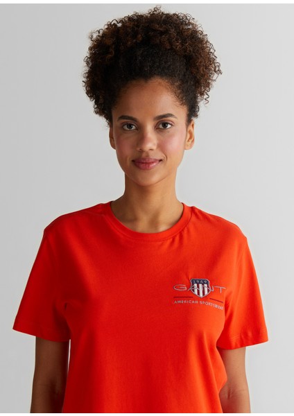 Logolu Turuncu Bisiklet Yaka Regular Fit Kısa Kollu Kadın T-Shirt