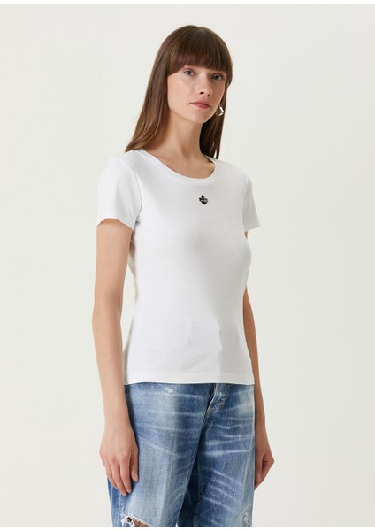Beyaz Logolu T-Shirt modelleri
