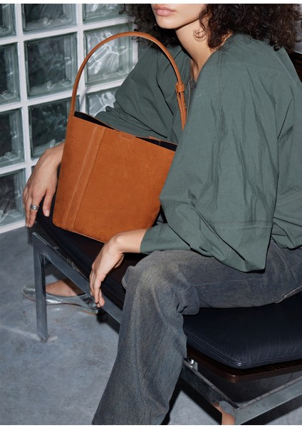 The Medium Tote Plissé Karamel Deri Kadın Omuz Çantası