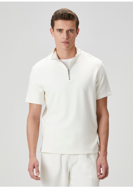 Kırık Beyaz T-Shirt