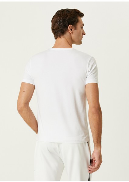 Beyaz Logo Detaylı T-Shirt indirimleri