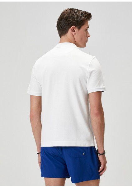 Comfort Fit Beyaz Polo Yaka T-Shirt indirimleri