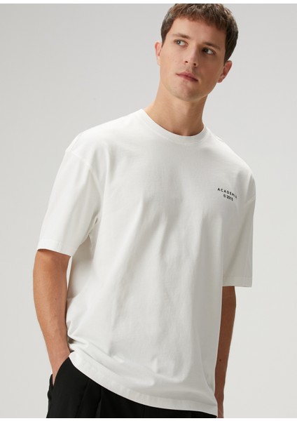 Beyaz Awards Logo Baskılı T-Shirt fiyatları