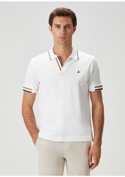 Beyaz Şerit Detaylı Polo T-Shirt