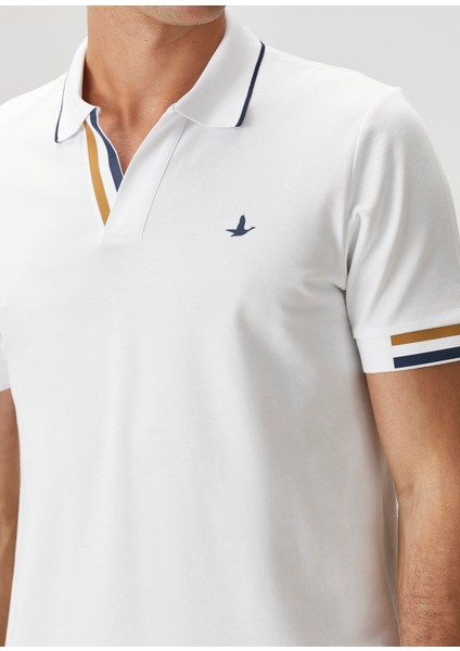 Beyaz Şerit Detaylı Polo T-Shirt