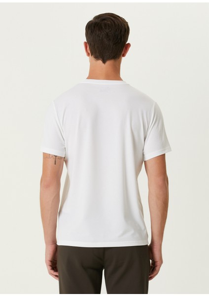 Beyaz Logolu T-Shirt indirimleri