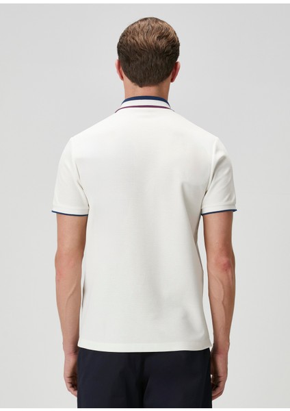 Comfort Fit Beyaz Polo Yaka T-Shirt indirimleri