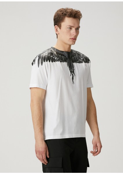 Beyaz Yakası Kanat Baskılı T-Shirt modelleri