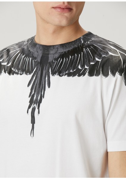Beyaz Yakası Kanat Baskılı T-Shirt indirimleri