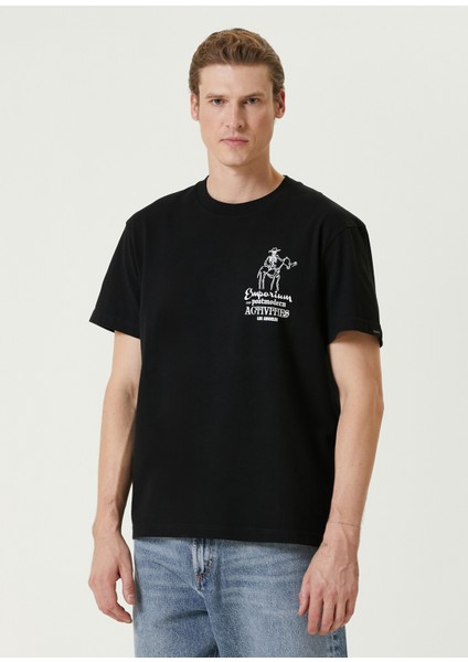 Siyah Figür Baskılı T-Shirt