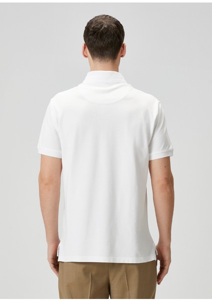 Beyaz Polo Yaka T-Shirt fırsatları