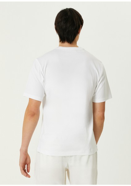 Beyaz Logo Detaylı T-Shirt fırsatları