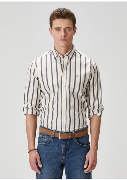 Slim Fit Beyaz Çizgili Gömlek fiyatları