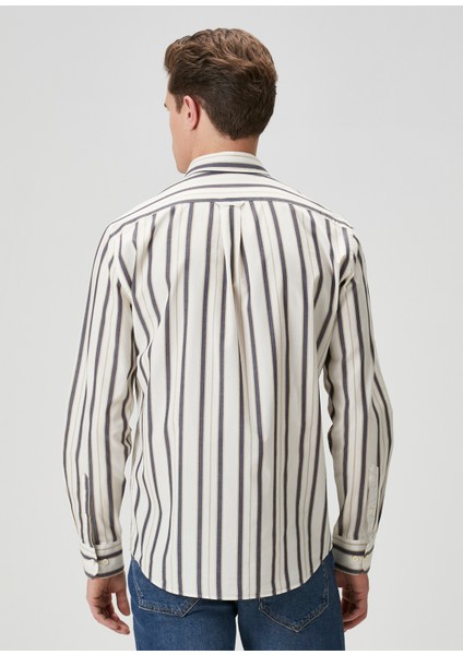 Slim Fit Beyaz Çizgili Gömlek indirimleri