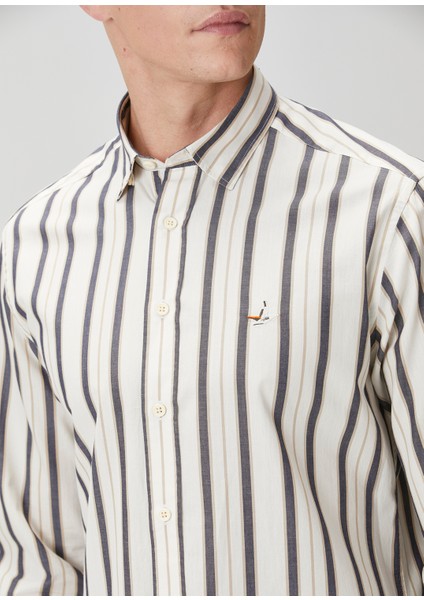 Slim Fit Beyaz Çizgili Gömlek