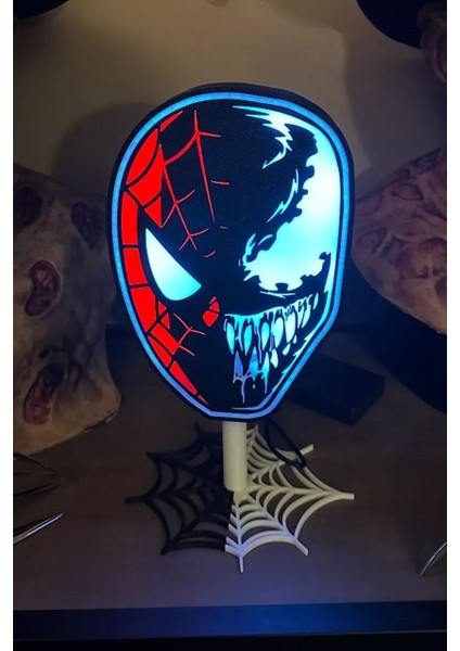Spider-Man ve Venom Tasarımlı Gece Lambası fiyatları