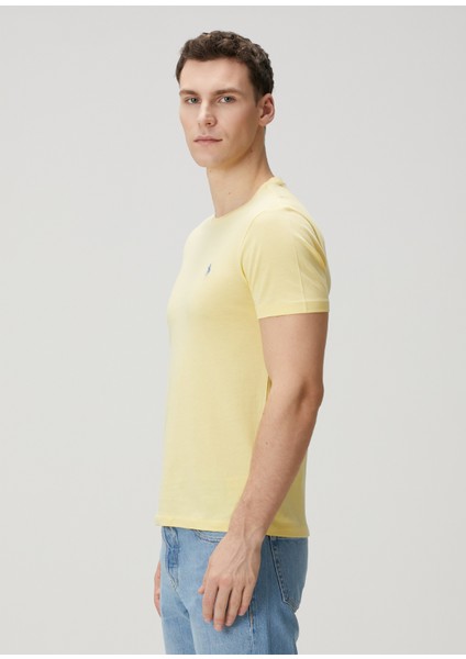 Sarı Logo Nakışlı T-Shirt modelleri