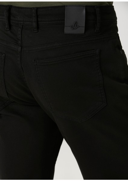 Siyah Spor Pantolon indirimleri