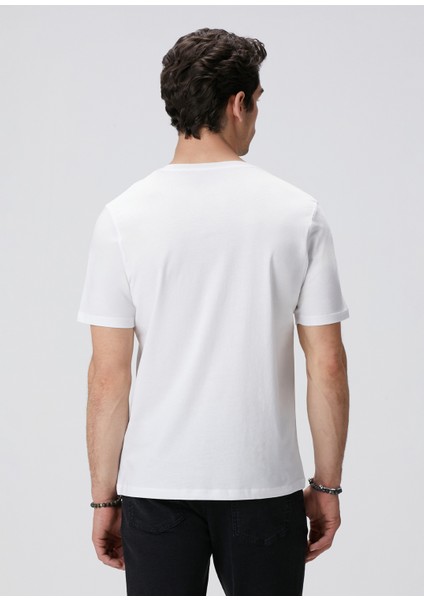 Beyaz Basic T-Shirt indirimleri