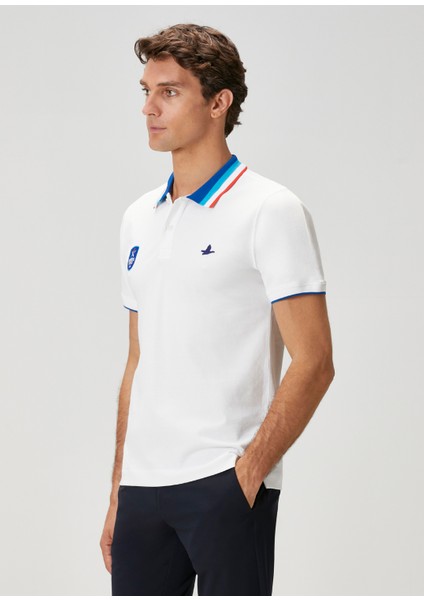 x Anadolu Efes Beyaz Polo Yaka T-Shirt fırsatları