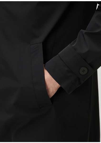 Siyah Iç Yelek Detaylı Pardösü