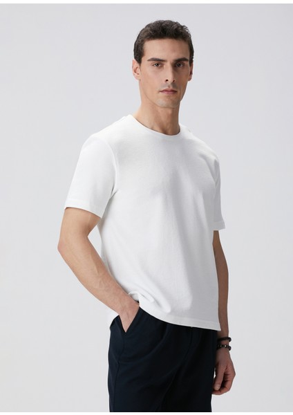 Beyaz Basic T-Shirt fırsatları