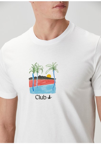 Beyaz Baskı Detaylı T-Shirt